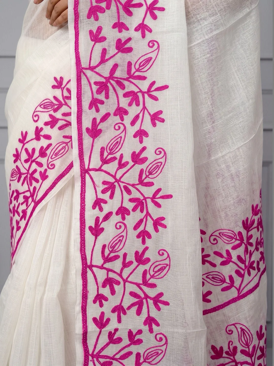 White Kota Doria ethnic motifs embroidered saree — back